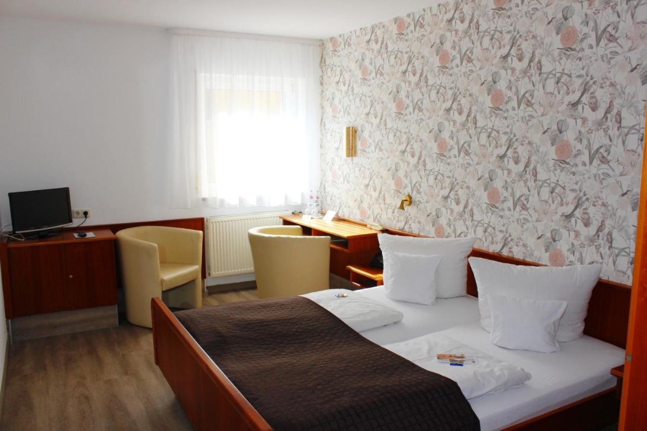 Landhotel Zum Boehm Roth  Esterno foto