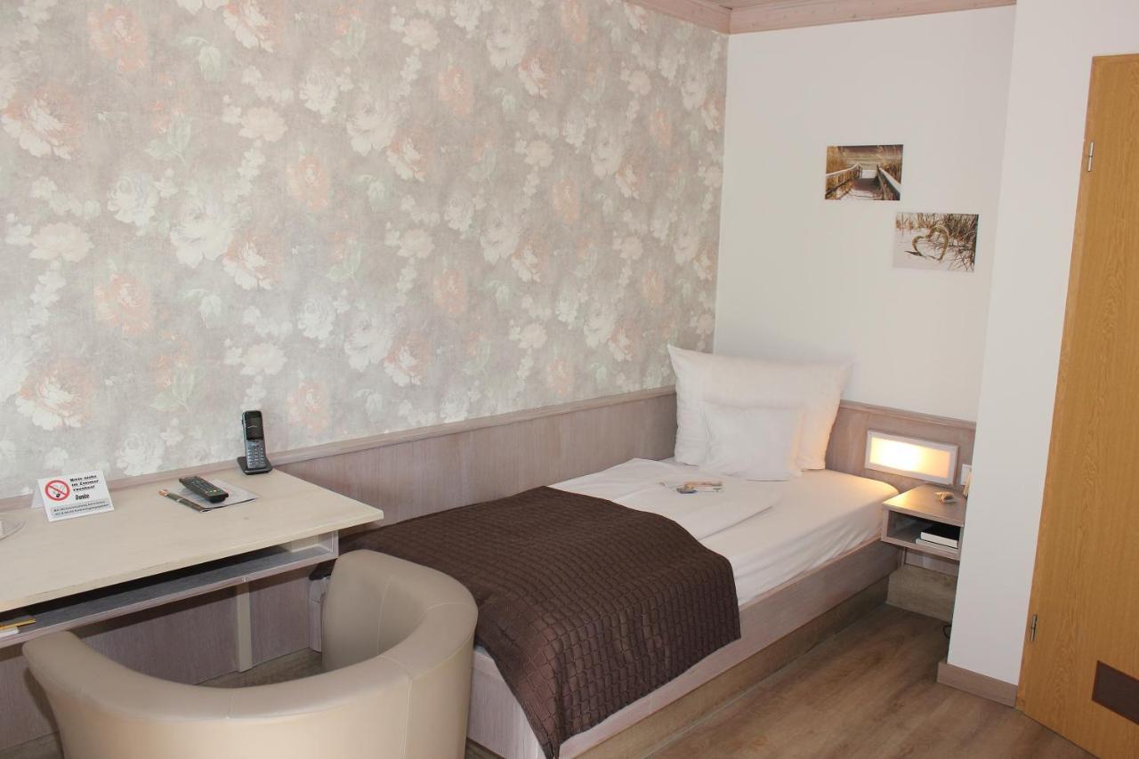 Landhotel Zum Boehm Roth  Esterno foto