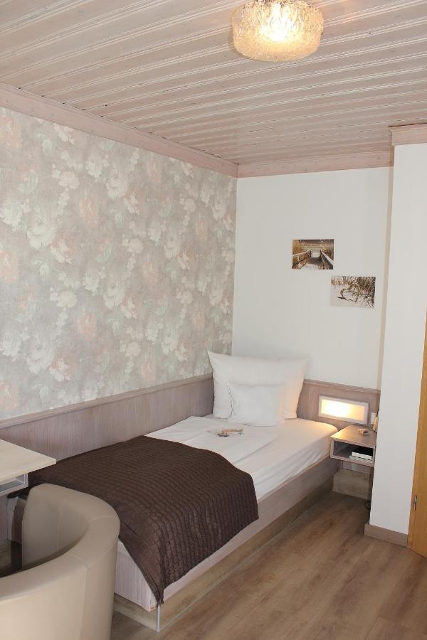 Landhotel Zum Boehm Roth  Esterno foto
