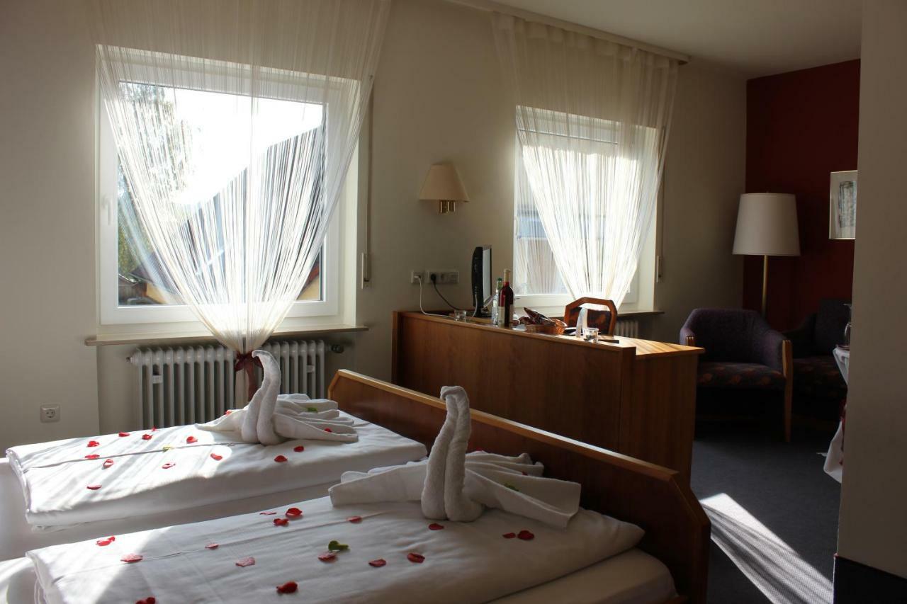 Landhotel Zum Boehm Roth  Esterno foto